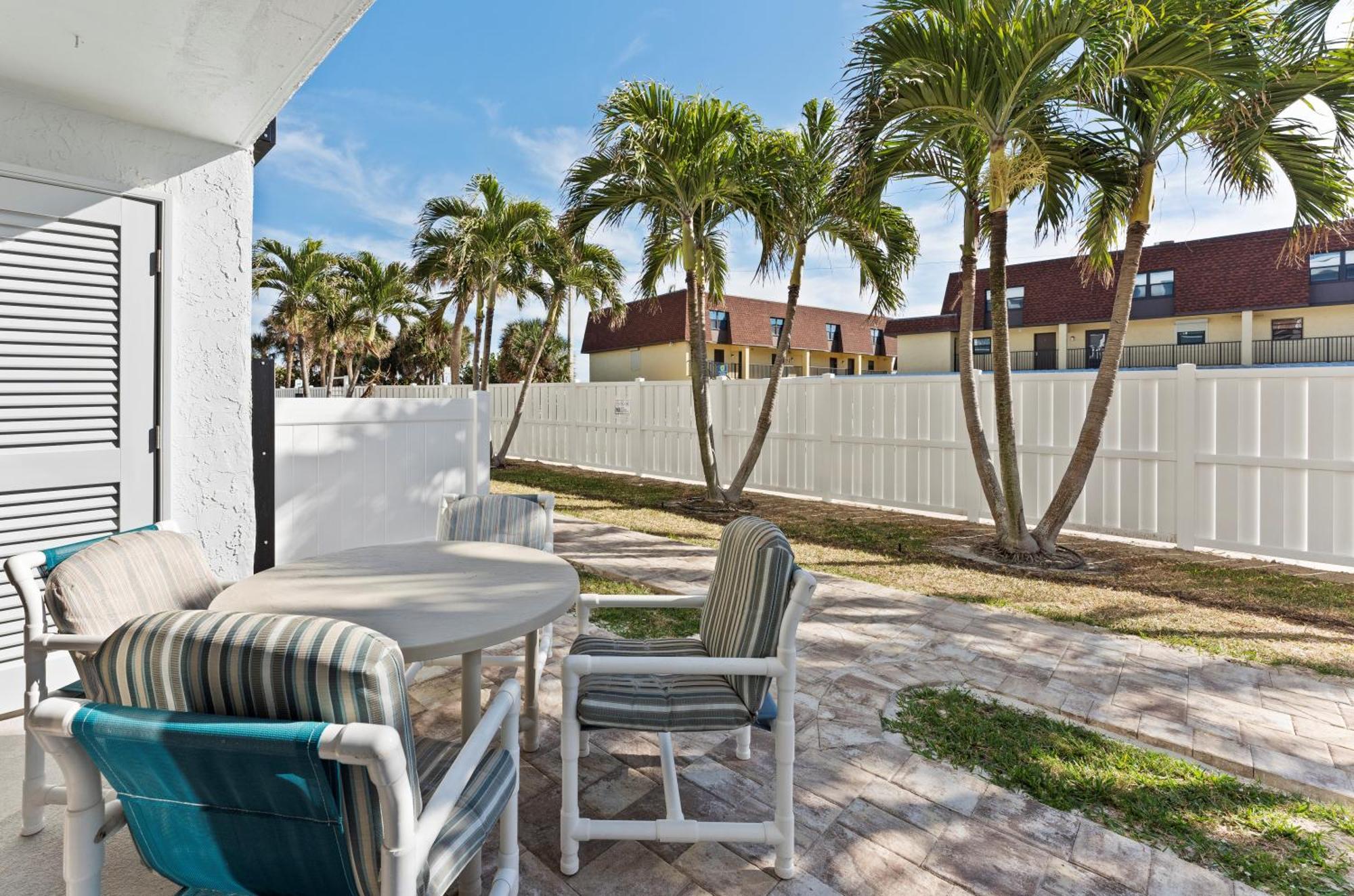 Chateau By The Sea Cocoa Beach Ngoại thất bức ảnh